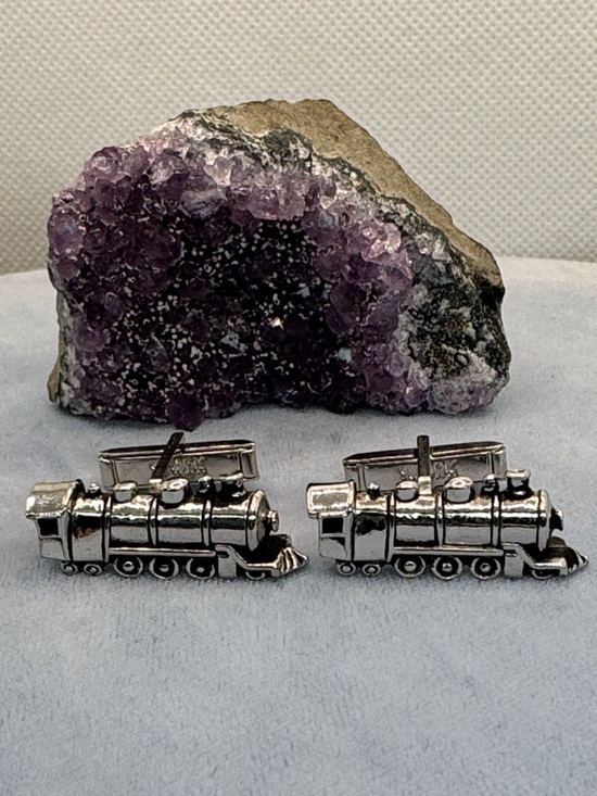 SWANK Other - SWANK Vintage Silver-tone Train Engine Cufflinks